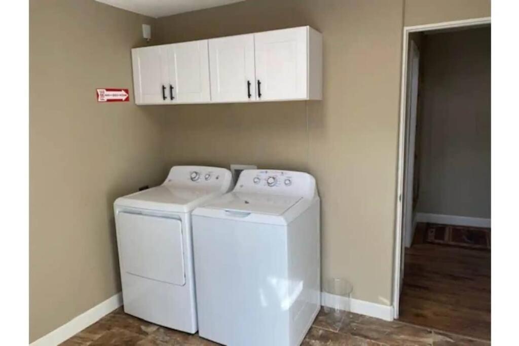 Stockyards!-1 Block Away ! Cowboy Cottage Sleeps 9 Fort Worth Esterno foto